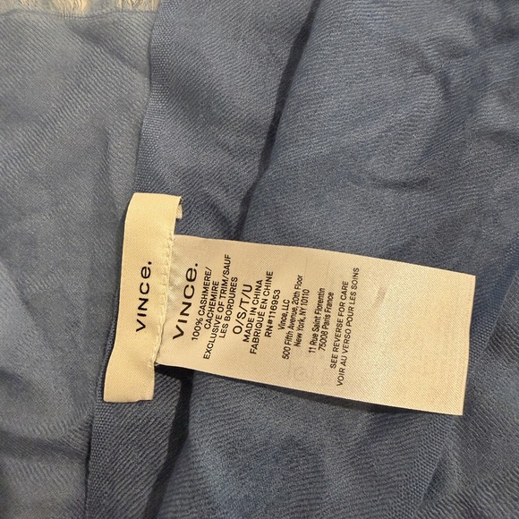 Vince Soft Blue Textured Scarf 100% cashmere - Picture 2 of 2